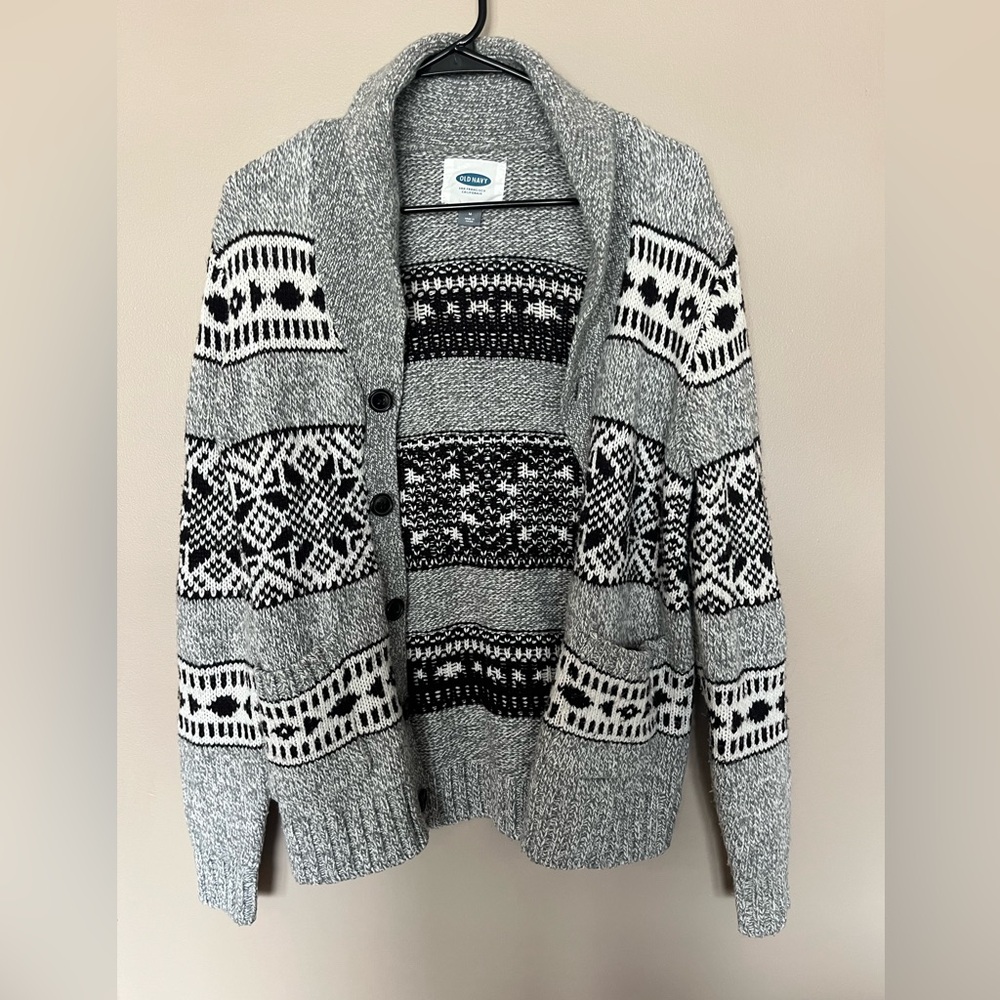 Men’s Gray and Black Patterned Cardigan